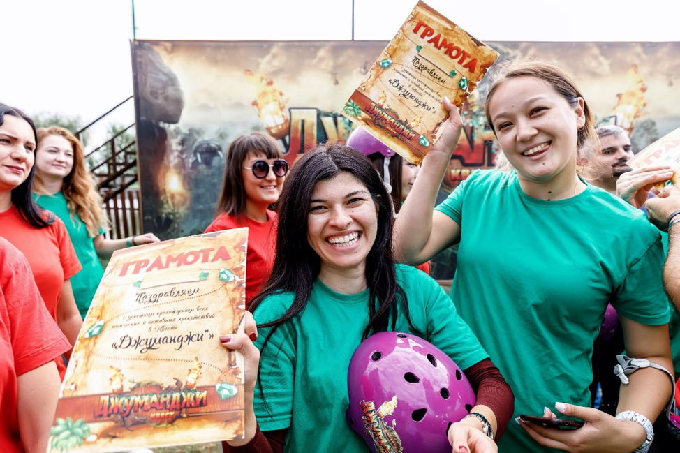 Взрослые могут участвовать вместе с детьми